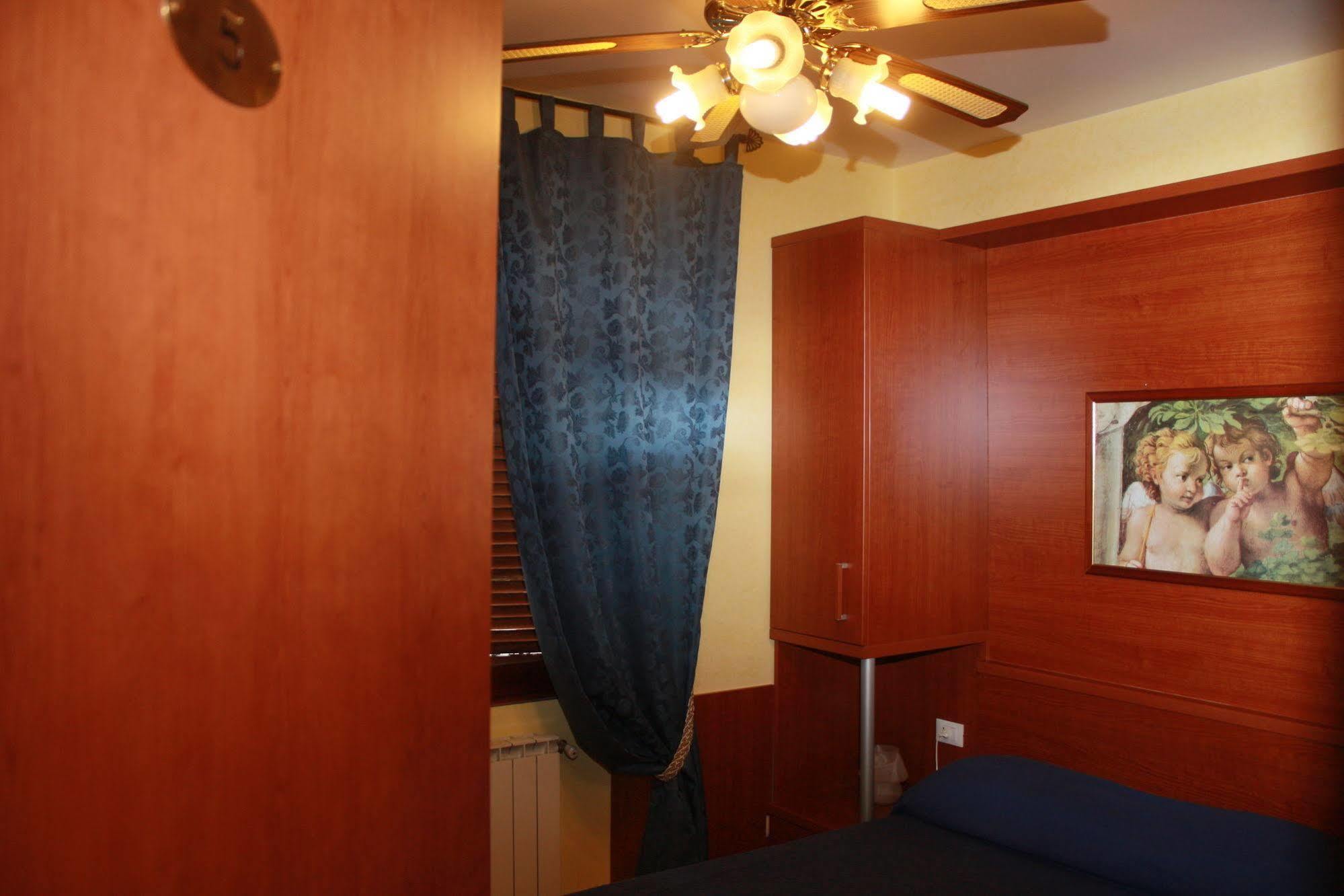 Pensión Viennese Due 3*